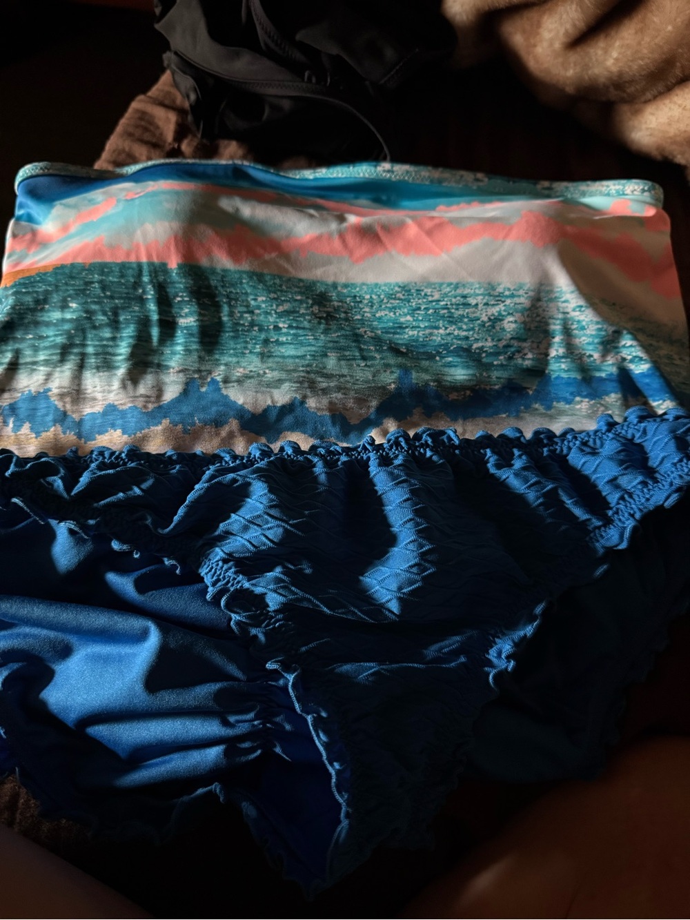 Victoria's Secret Bright Blue Cheeky Swim Bottoms n top is by Aerie